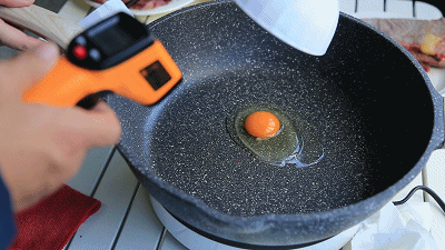 養(yǎng)生石鍋麥飯怎么做_麥飯石養(yǎng)生鍋_石麥?zhǔn)?/></p>
<p><img src=