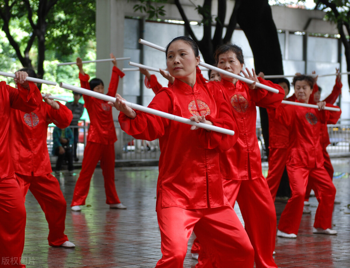 為什么醫生建議你練太極養生杖，練習的時候需要注意什么？